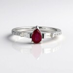 Anello in argento con Rubino del Madagascar