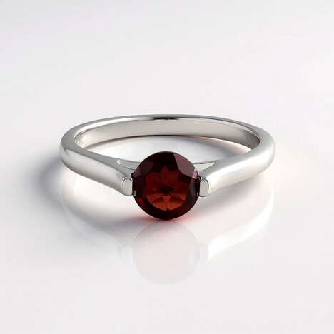Anello in argento con Granato d’India