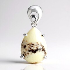 Ciondolo in argento con Magnesite