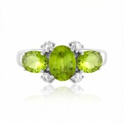 Anillo en oro con Esfena