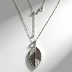 Collana in argento con Madreperla