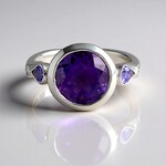 Anello in argento con Ametista Siberiana (Adela Silber)
