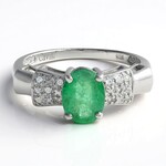 Anello placcato in platino con Smeraldo Bahia