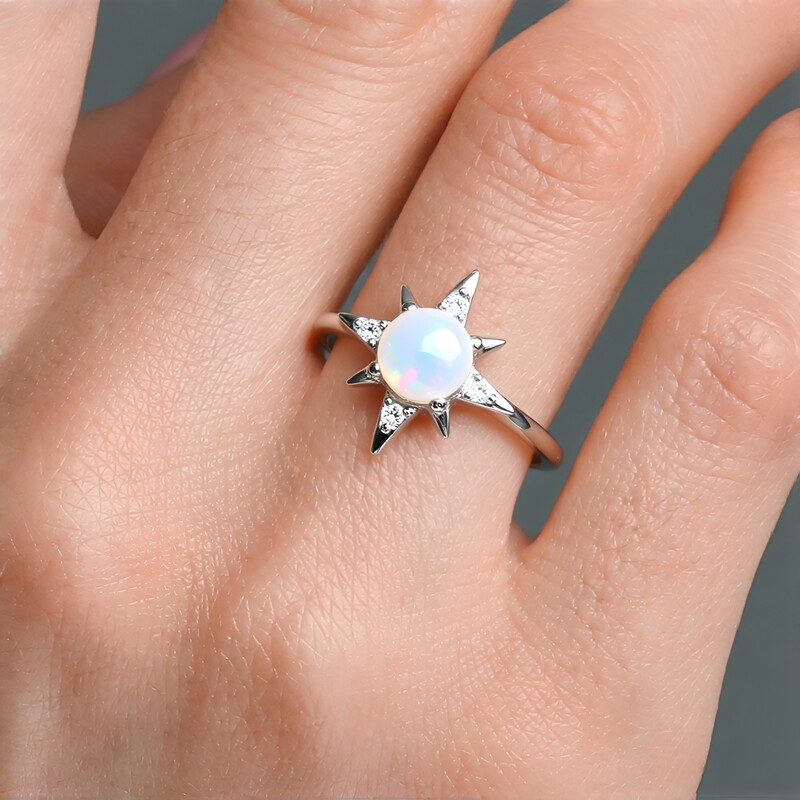 Anillo en plata con Ópalo de Welo