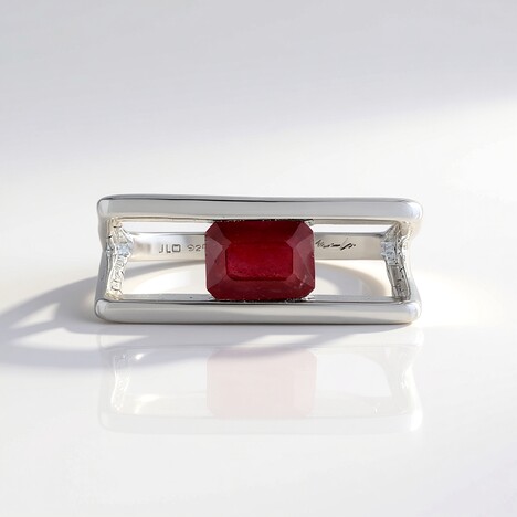 Anello in argento con Rubino del Madagascar (de Melo Essence)