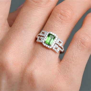 Anillo en plata con Turmalina verde Benedito