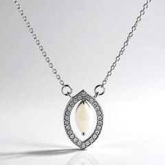 Collana in argento con Opale Bianco