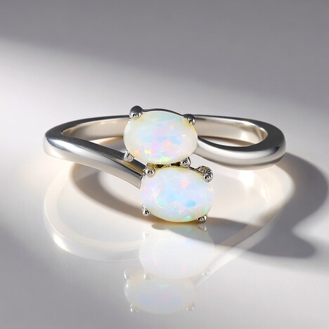 Anello in argento con Opale di Welo