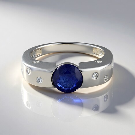 Bague en argent et Saphir bleu de Madagascar (de Melo)