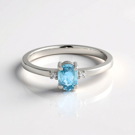Anello in argento con Zircone Ratanakiri