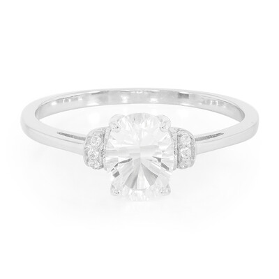 Zilveren ring met een petaliet