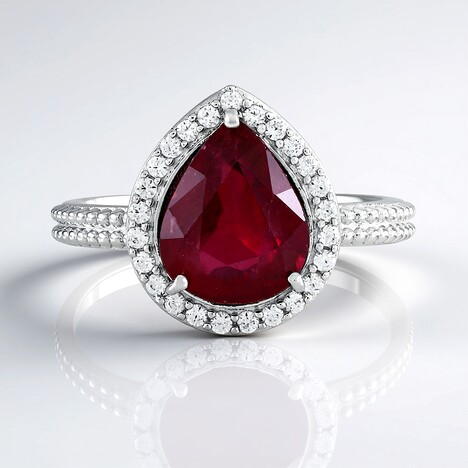 Anello in argento con Rubino Bemainty