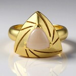 Anello placcato in oro con Quarzo Rosa (MONOSONO COLLECTION)