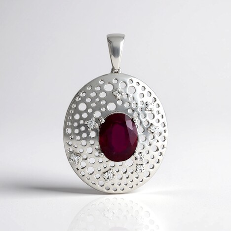 Ciondolo in argento con Rubino del Madagascar (Ornaments by de Melo)