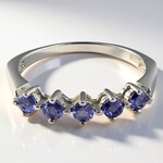 Anello in argento con Iolite Ceylon