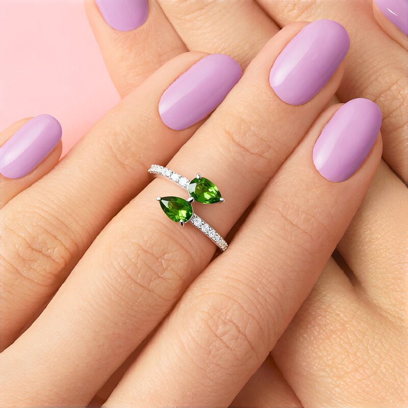 Anillo en plata con Diópsido de Rusia