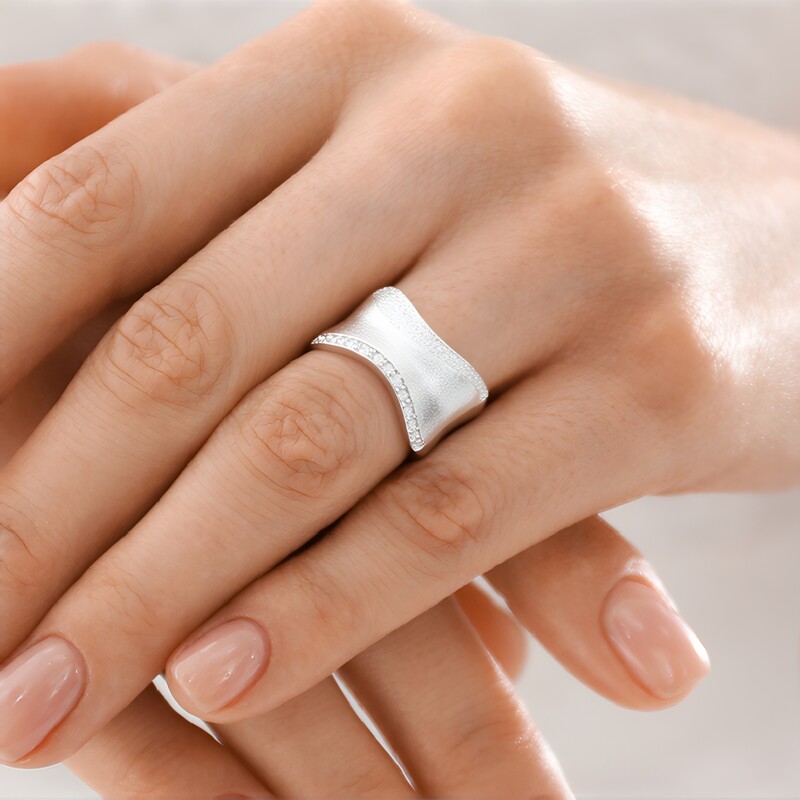 Zilveren ring met zirkonen (de Melo)