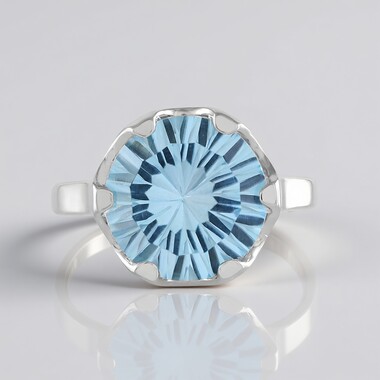 Anello in argento con Topazio Blu Cielo