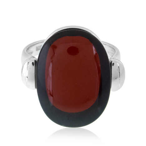 Zilveren ring met een Baltische barnsteen (dagen)