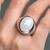 Anello in argento con Pietra di Luna Arcobaleno (MONOSONO COLLECTION)