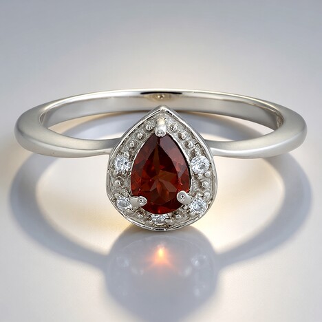 Anello in argento con Granato Malaya