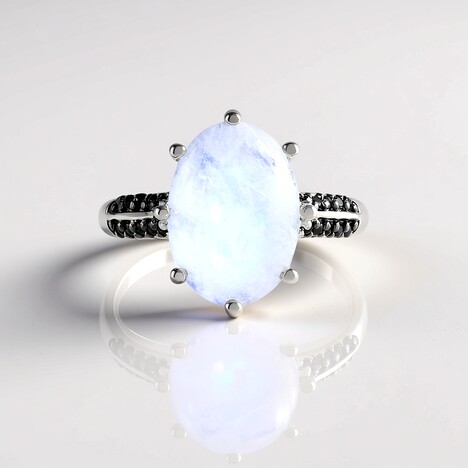 Anello in argento con Pietra di Luna Arcobaleno