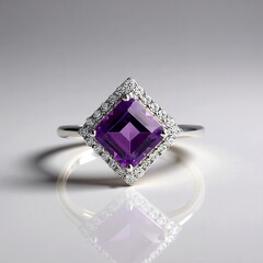 Anello in argento con Ametista Siberiana