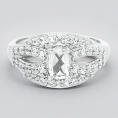 Anello in argento con Goshenite