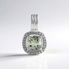 Ciondolo in argento con Ametista Verde