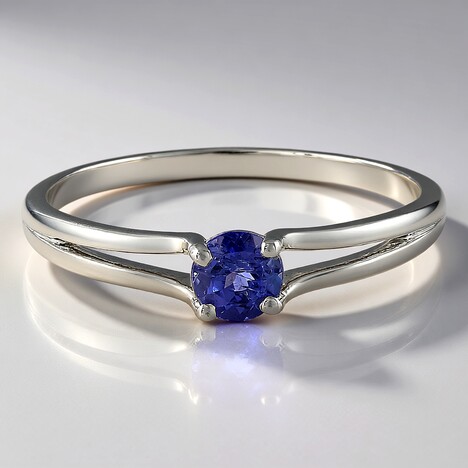 Anello in argento con Tanzanite