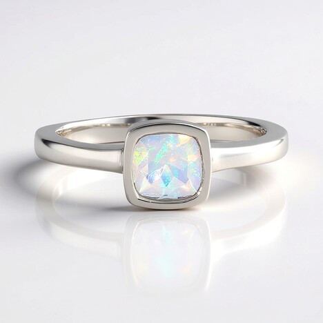 Anello in argento con Opale di Welo