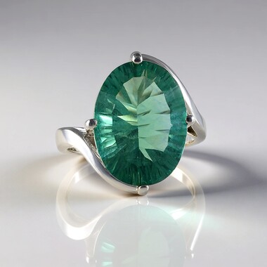 Anillo en plata con Fluorita verde