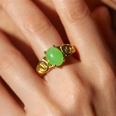 Anillo en plata con Crisoprasa imperial