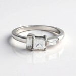 Anello in argento con Zircone
