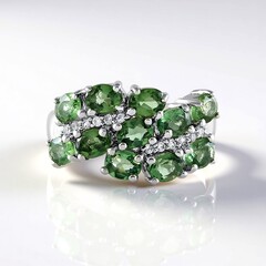 Anello in argento con Apatite Verde