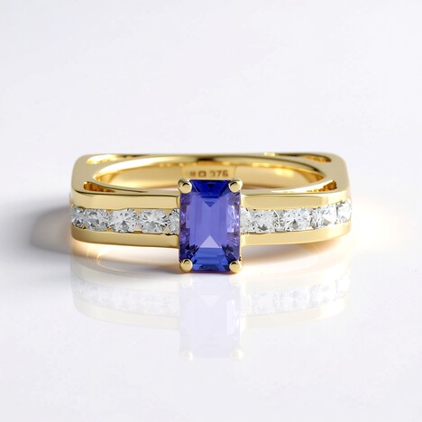 Anello in oro con Tanzanite AAA (de Melo Gold)