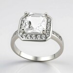 Anello in argento con Danburite