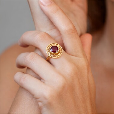 Anillo en oro con Rubí de Madagascar (Ornaments by de Melo)