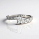 Anello in argento con Zircone