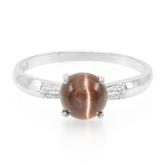 Zilveren ring met een kattenoog-scapoliet