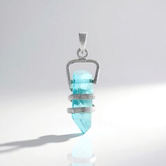 Ciondolo in argento con Quarzo Blu Cielo (MONOSONO COLLECTION)