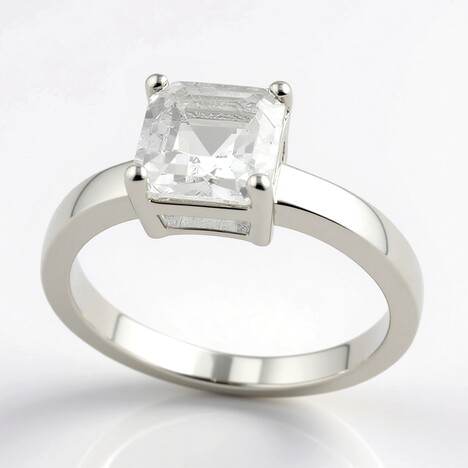Anello in argento con Danburite