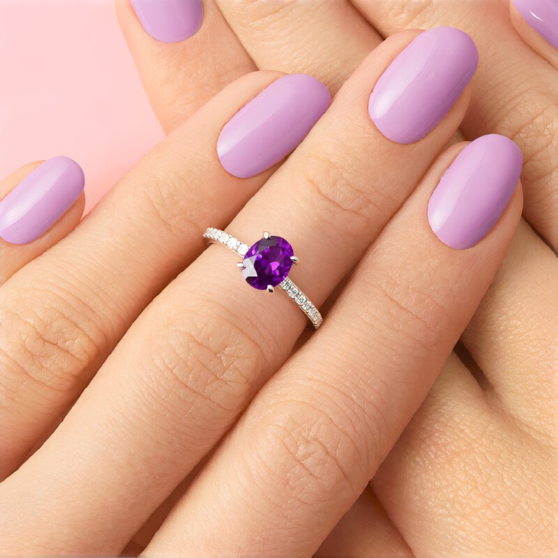 Anillo en plata con Amatista de Siberia