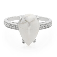 Zilveren ring met een howliet