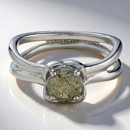 Zilveren ring met een spectroliet