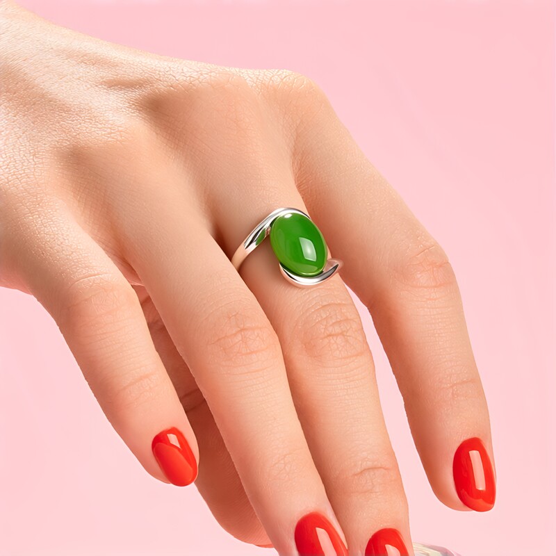 Zilveren ring met een Canadese jade