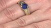 Gouden ring met een Madagaskar Blauwe Saffier (de Melo Gold)