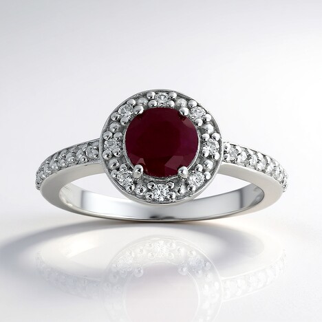 Anello in argento con Rubino Keniano