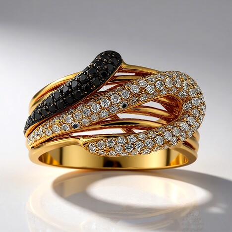 Anello in oro con Diamante Nero (CIRARI)