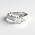 Anello in argento con Zircone